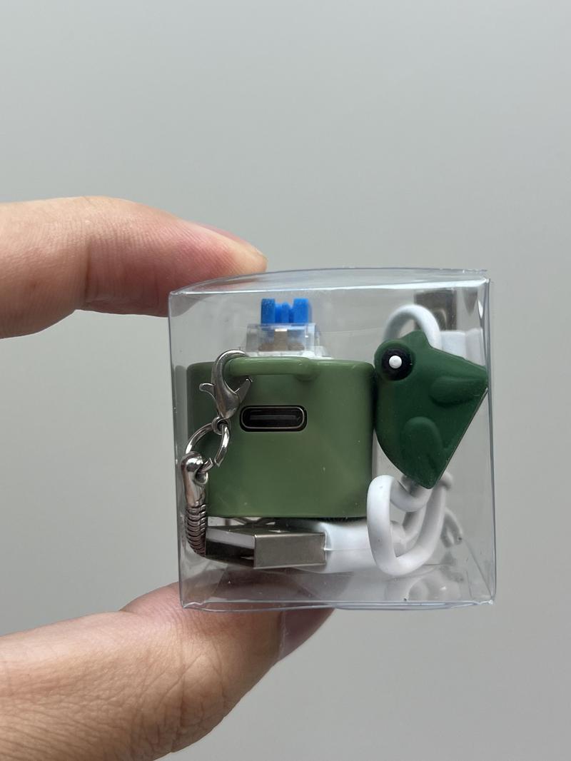 Spinning Quack Duck Keychain&FrogCroaking Realistic Sound Fidget Toywith liahts Durable ABS PlasticConstruction for Adults Kids FocusRelaxation Stress Relief