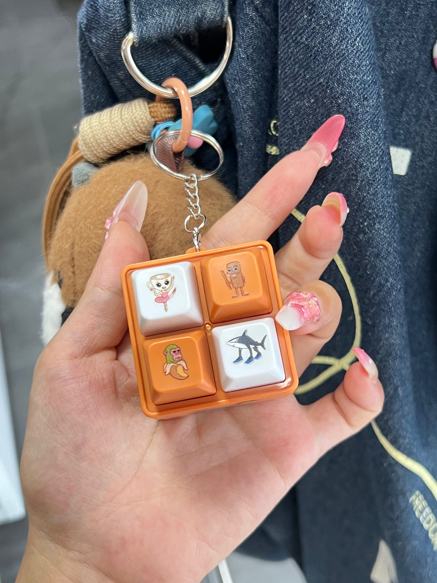 Tung Tung Sahur Fidget Keychain - Italian Voice Fidget Toy with LED-Light Portable & Compact Design for Adults Kids Stress Relief Gift
